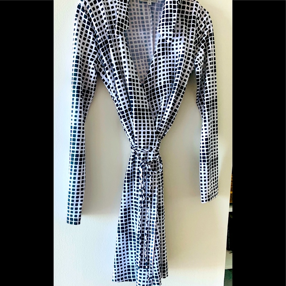 Black & White MOA MOA wrap dress looks new!